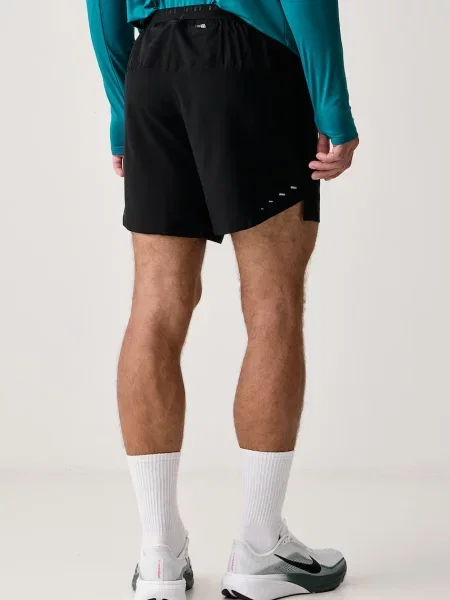 Спортивные шорты Nike