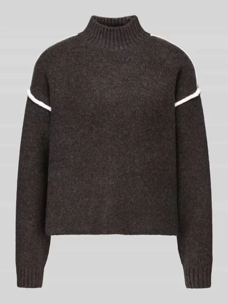 Sweter z wypustki w kontrastowym kolorze na rękawie Vero Moda