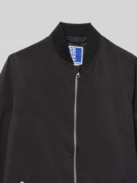 Bomberka z zapinanymi na błyskawiczny model ‘ERUSH’ Jack & Jones czarny