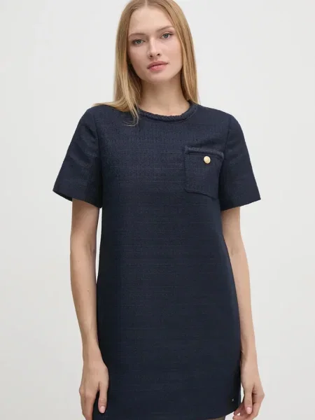 Рокля Tommy Hilfiger къса със стандартна кройка тъмносиньо