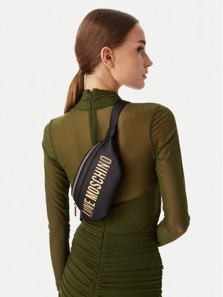 Ľadvinka LOVE MOSCHINO čierna