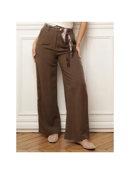 Hlače La Modeuse smeđa