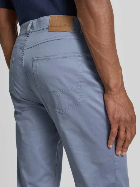 Spodnie o kroju regular fit z lekkiej bawełny Christian Berg Men błękitne
