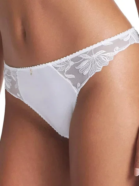 Женские трусики бикини білі