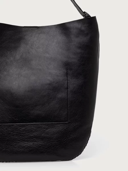 AllSaints чанта crossbody дамска от кожа ESME черно