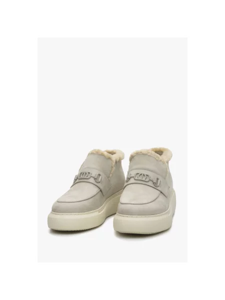 Лоферы Estro серые