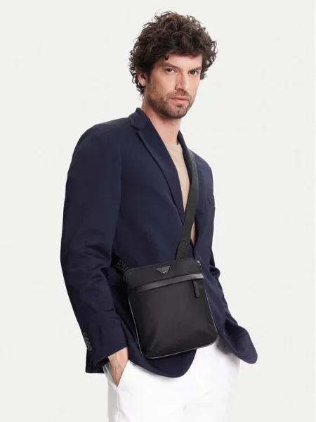 Emporio Armani Torbica za okrog pasu črna