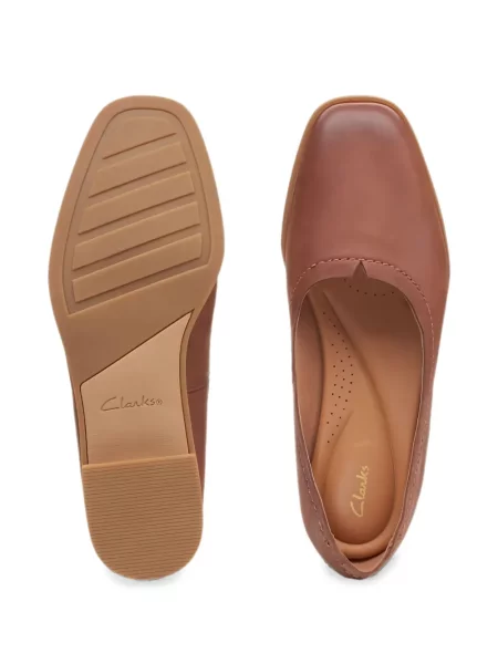 Кожени полуотворени обувки Clarks Originals без ток кафяво