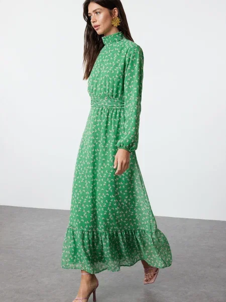 Rochie Trendyol din șifon cu model floral cu guler înalt verde