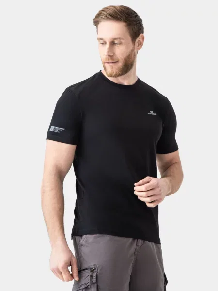 Футболка AVECS чорний