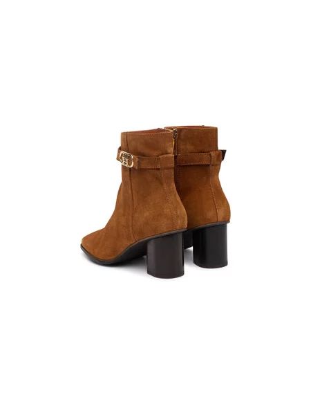 Bokacsizma Tommy Hilfiger Th Strap Suede Block Heel Boot Sötét bézs