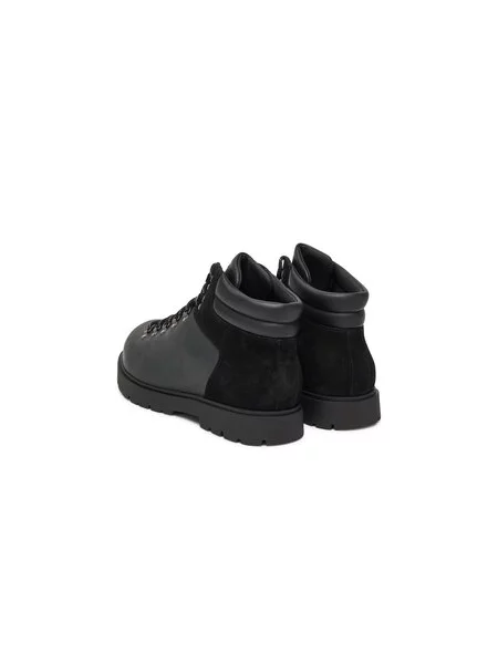 Pohodni čevlji Birkenstock Jackson črna