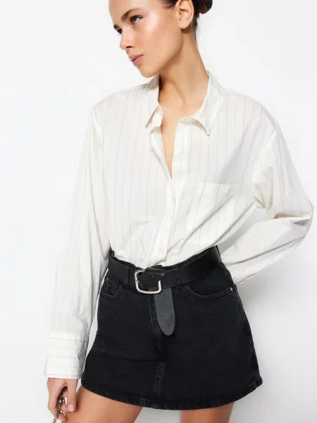 Pantaloni scurți din denim Trendyol negru