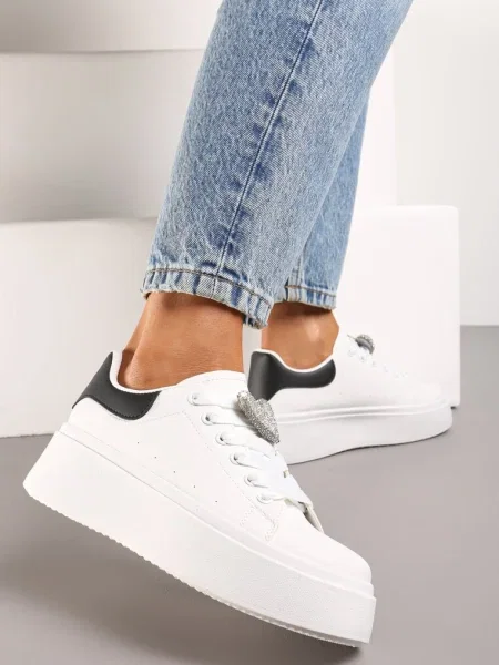 Biało-Czarne Wiązane Casualowe Sneakersy na Platformie z Cyrkoniami i Metalową Aplikacją Illita białe
