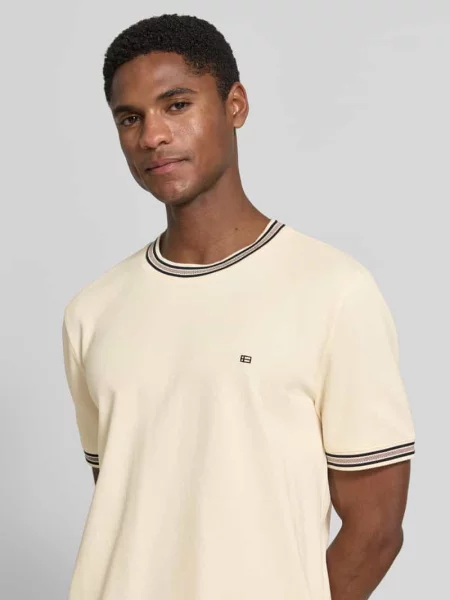 T-shirt w kroju regular fit z haftowanym logo Christian Berg Men beżowa