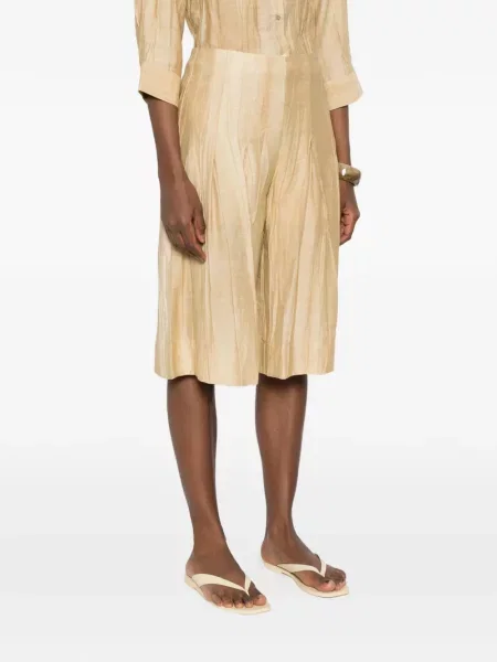 Szorty Yerse plisowane