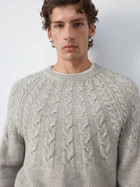 Sweter z dzianiny z mieszanki wełny o warkoczowym splocie jasny / pastelowy Mężczyzna S MANGO MAN szary