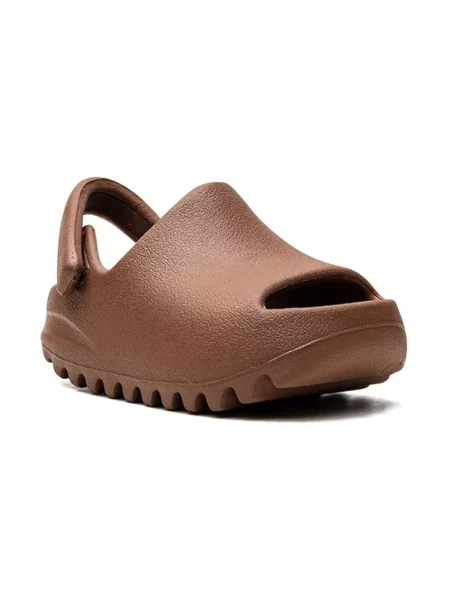 Sandały dziecięce Adidas Yeezy brązowe