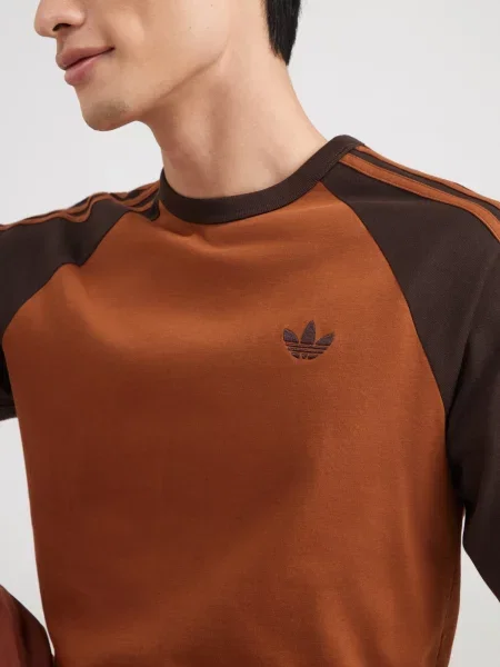 ADIDAS ORIGINALS Tričko tmavohnedá / mandarínková