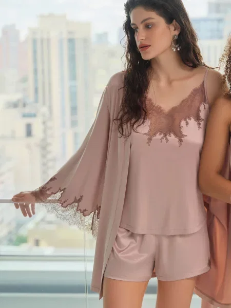 Женский короткий халат бежевий