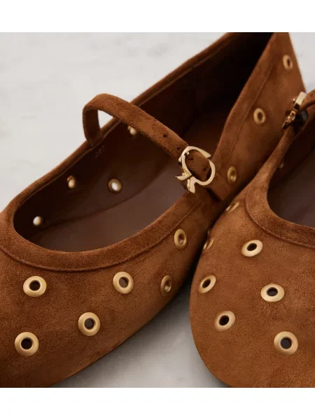 Pantofi cu toc Gianvito Rossi din piele de căprioară cu tepi bej