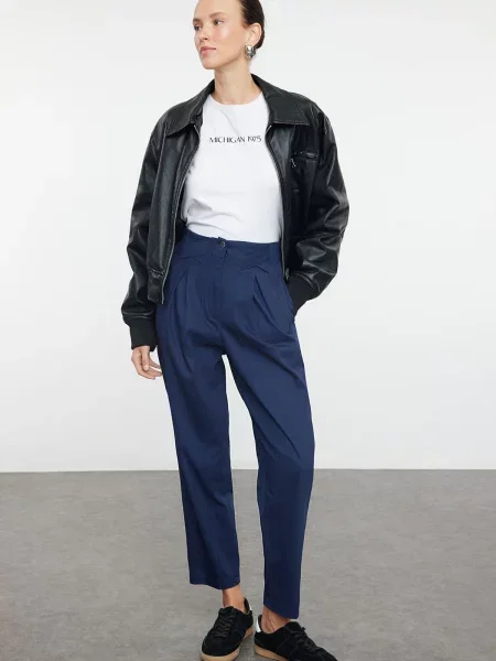 Pantaloni Trendyol cu dungi albastru