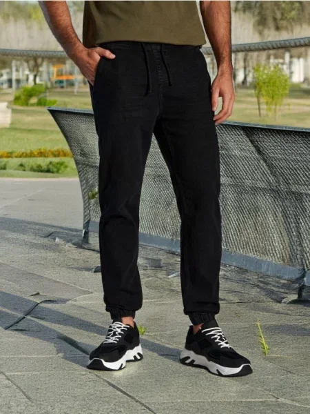 Sinsay Jeansy jogger czarny