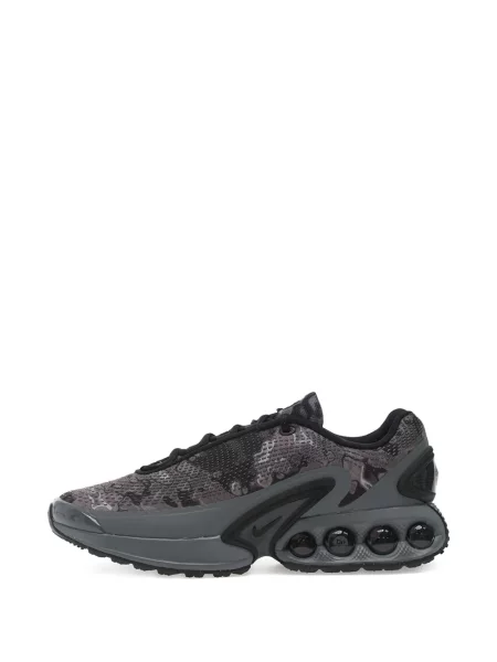 Sneakerși Nike Vomero cu șireturi din dantelă lungi negru