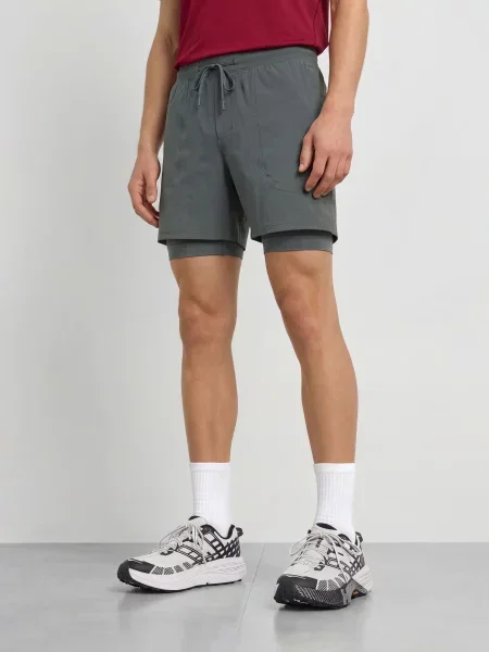 Lululemon 2 V 1 Tréninkové Šortky License To Train tmavě šedá