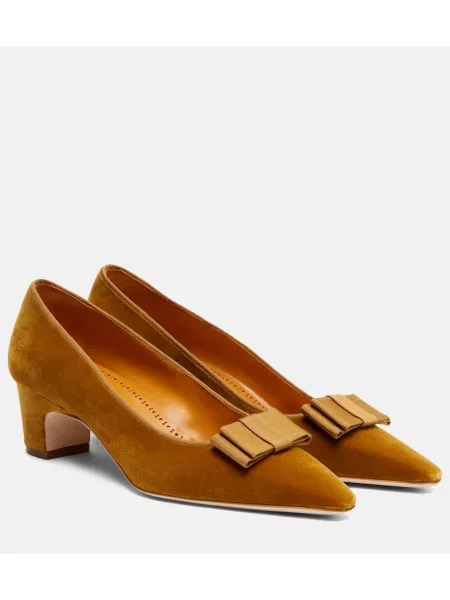 Pantofi cu toc Manolo Blahnik de catifea maro