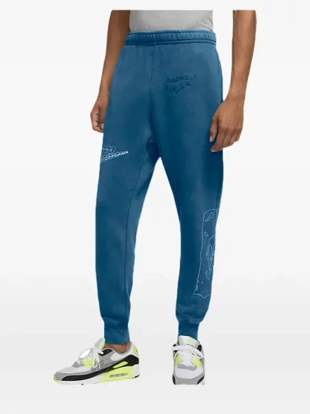 Kratke hlače Nike od flisa s camo uzorkom kamenje crna