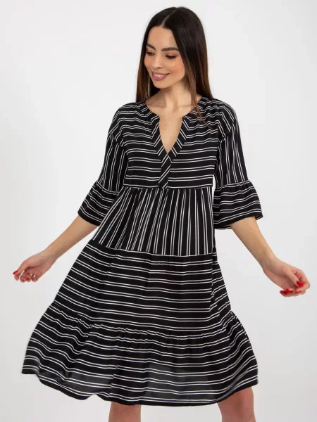Rochie Fashionhunters cu decolteu în V de costum negru