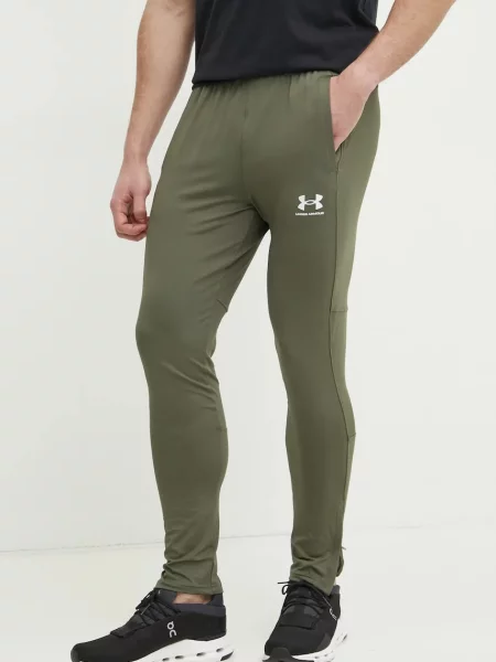 Панталон за трениране Under Armour Challenger с изчистен дизайн черно