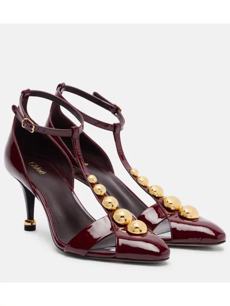 Pantofi cu toc Chloé din piele de lac cu tepi bordo