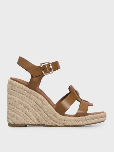 Кожаные босоножки Tommy Hilfiger на танкетке коричневые