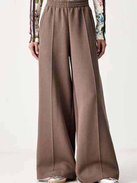 Adidas Originals pantaloni de trening pentru femei cu Spacer maro