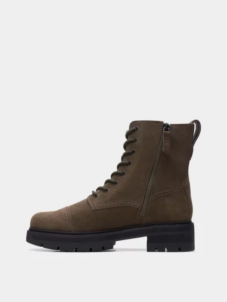 Кожаные ботинки Clarks бежевые