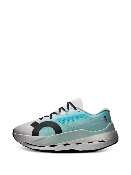 Sneakerși On alb