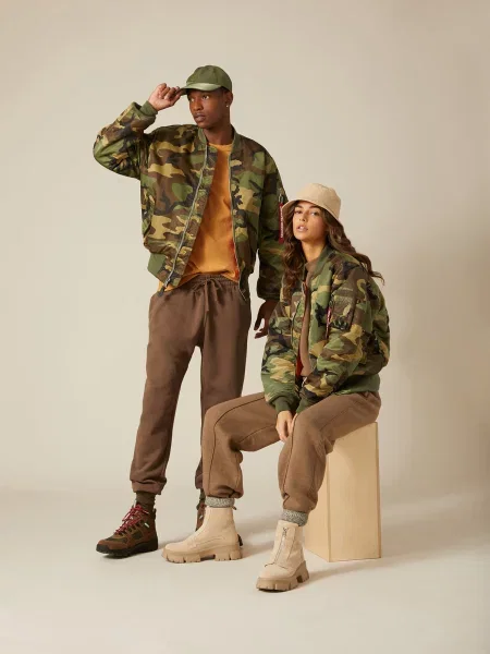 Бомбер Alpha Industries зеленый