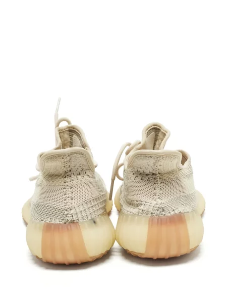 Маратонки Adidas Yeezy с връзки с дантела