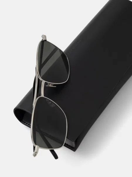 Солнцезащитные очки Saint Laurent