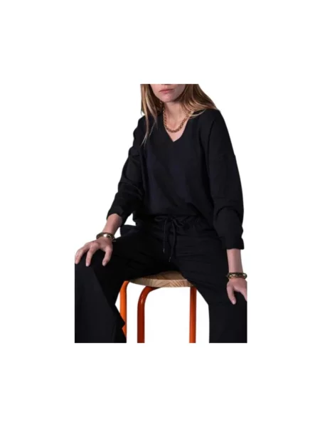 Bluza Anonym Apparel z dekoltem w serek czarna