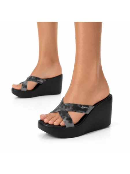 Klapki na platformie Ipanema HIGH FASHION SLIDE FEM czarne