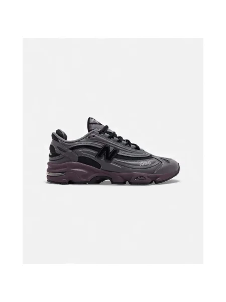Pantofi New Balance maro