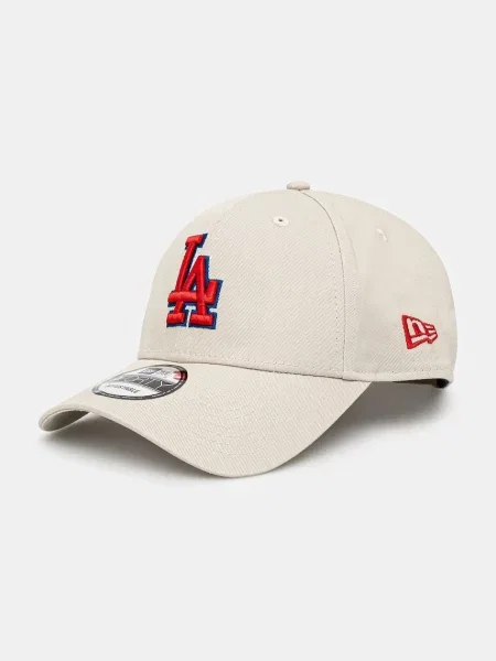 Шапка с козирка New Era с изчистен дизайн бежово
