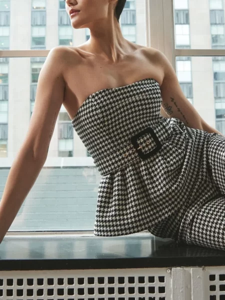 Bluzka Cara Cara w pepitkę z baskinką czarna