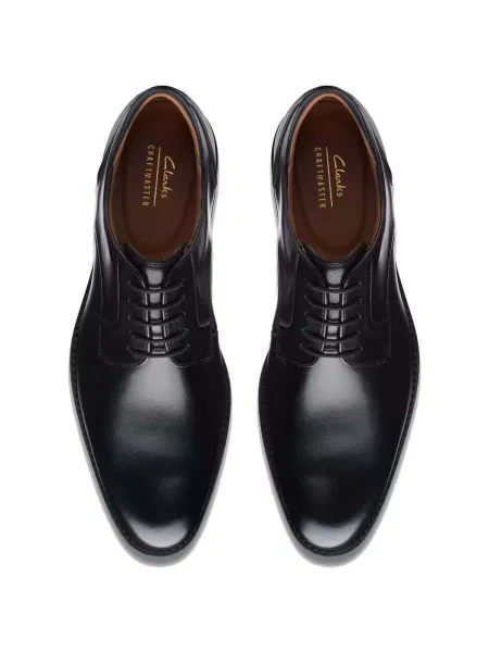 Pantofi Clarks din dantelă negru