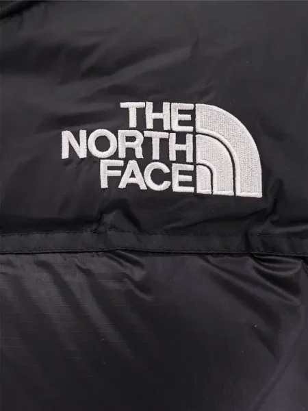 Geacă cu puf The North Face cu broderie negru