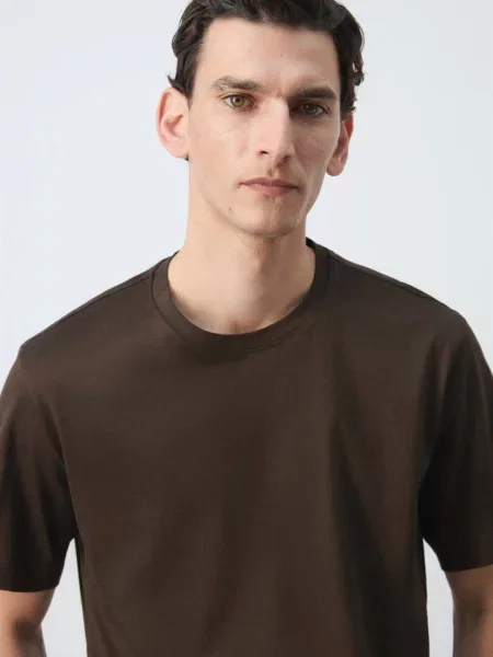 Koszulka regular fit g/m² Mężczyzna XXL MANGO MAN brązowy