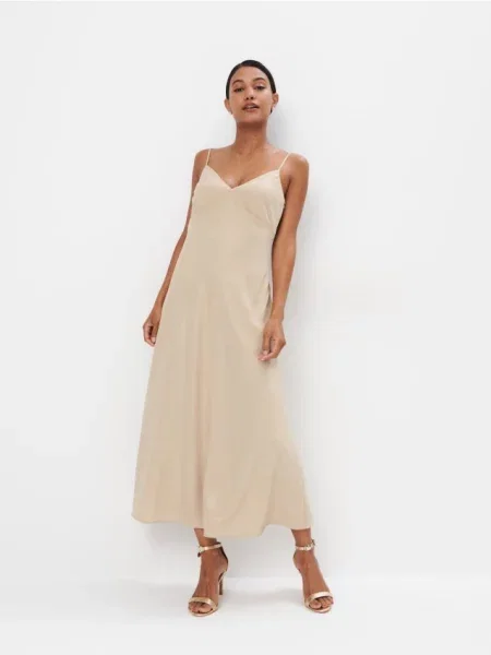 Kostiumas midi suknelė Mohito iki kelių smėlinė